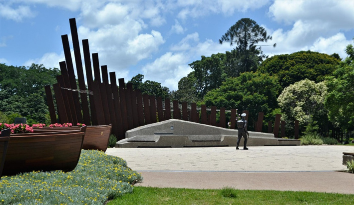 Queens Park Military memorial maryborough fabricated by global manufacturing group