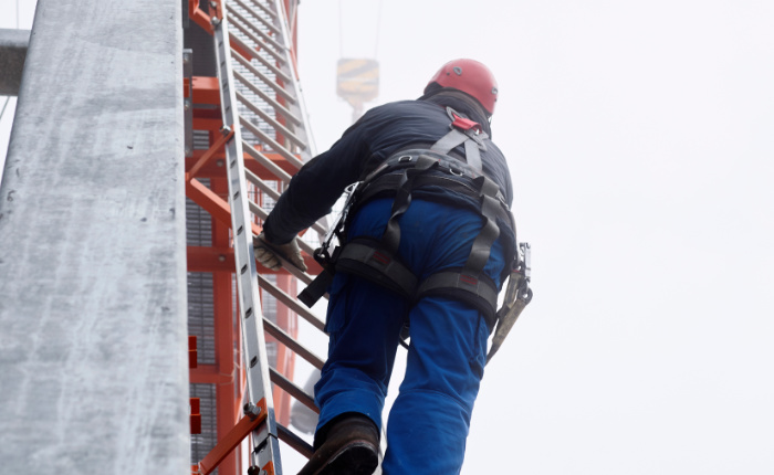 SWP082 – Working at Heights – Full Body Harness and Ladder Safety – OP12108 Rev 1/FO14186 Rev 2